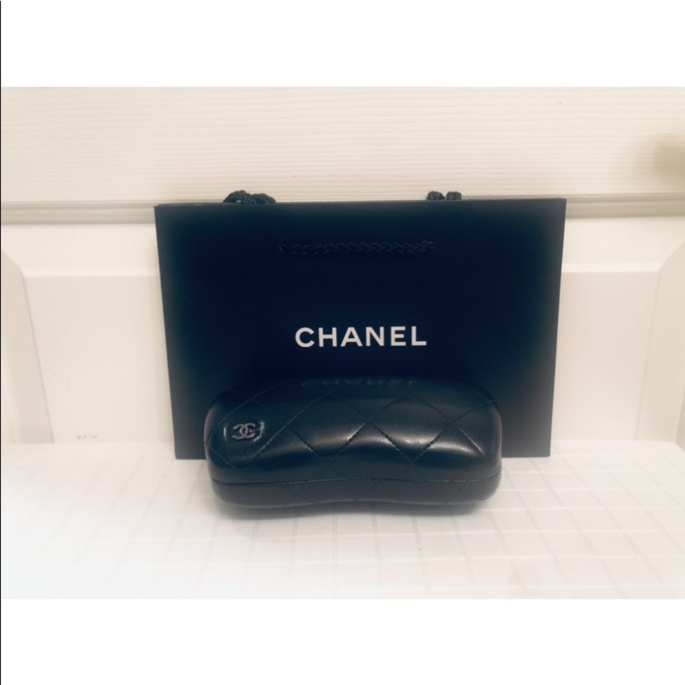 🖤$550. CHANEL Black Rounded Classic! Never out of style? A true Celeb Favorite! - Picture 14 of 14